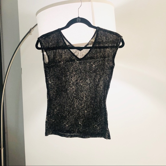 Banana Republic Black and Grey Printed Pattern V-Neck Short Sleeve Blouse Top - Picture 1 of 8